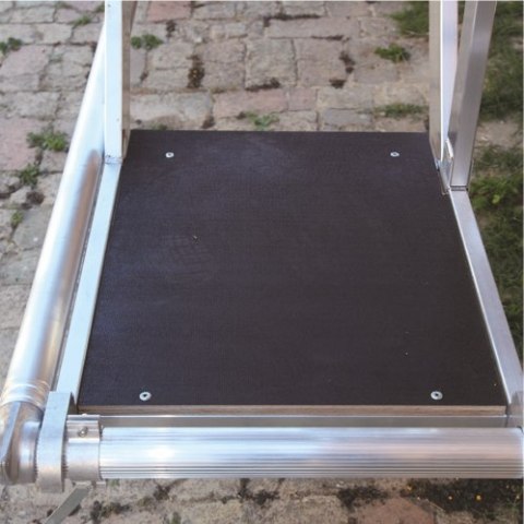 RUSZTOWANIE TOP SYSTEM ZE SCHODAMI