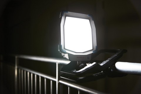 LAMPA AKUMULATOROWA SHINY 5000 LM Z BLUETOOTH